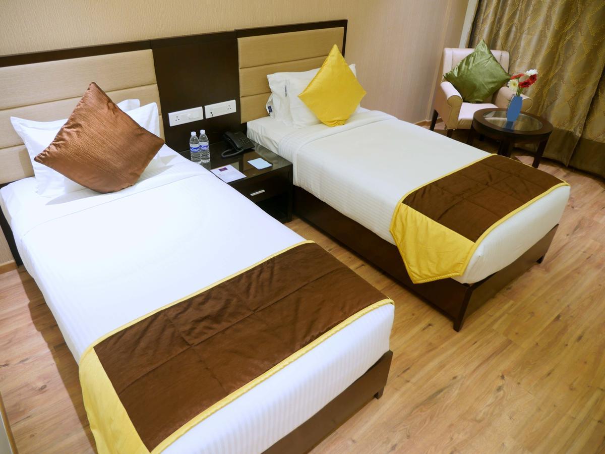 ASR Parklane Otel Hosūr Dış mekan fotoğraf