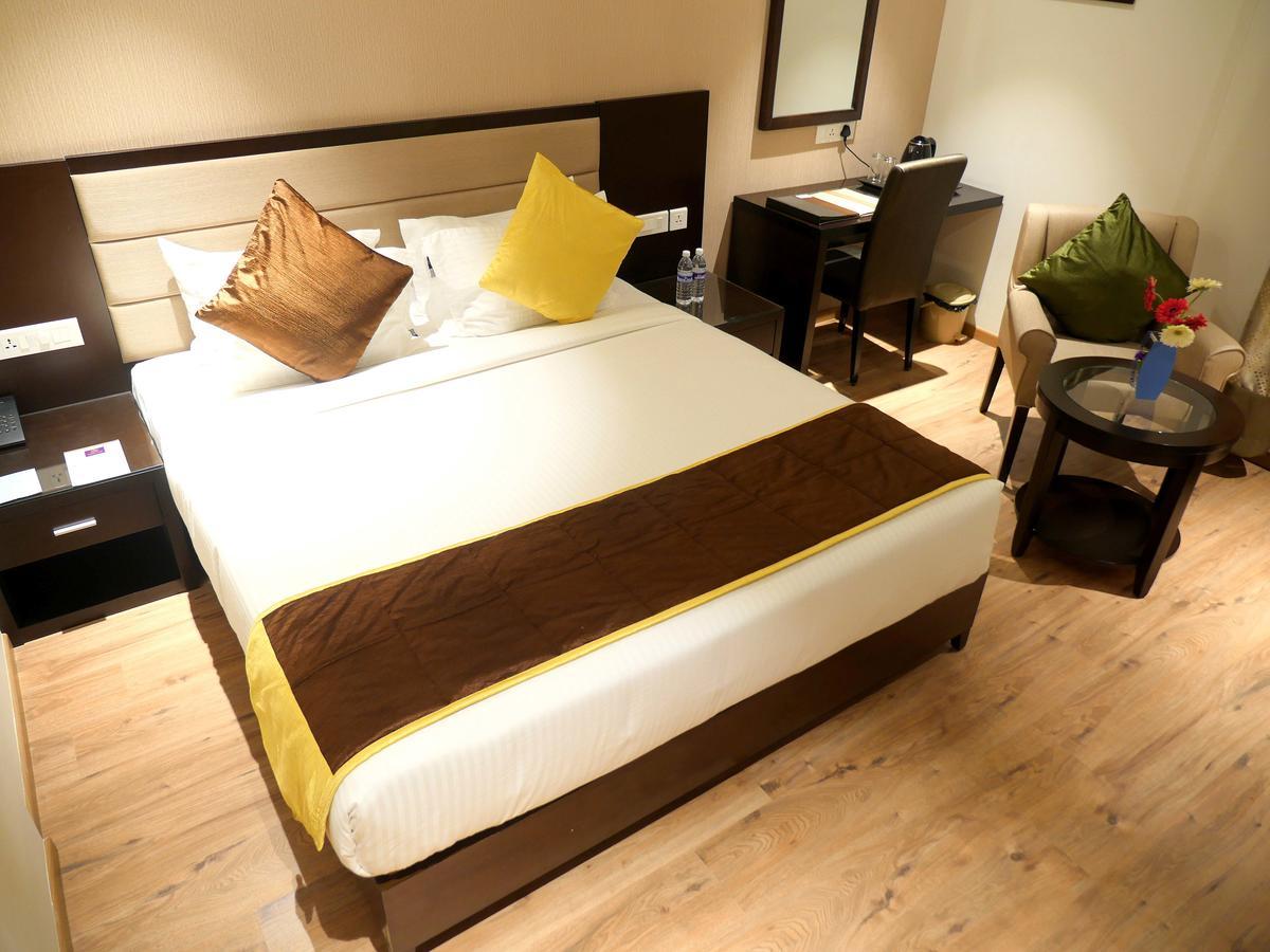 ASR Parklane Otel Hosūr Dış mekan fotoğraf