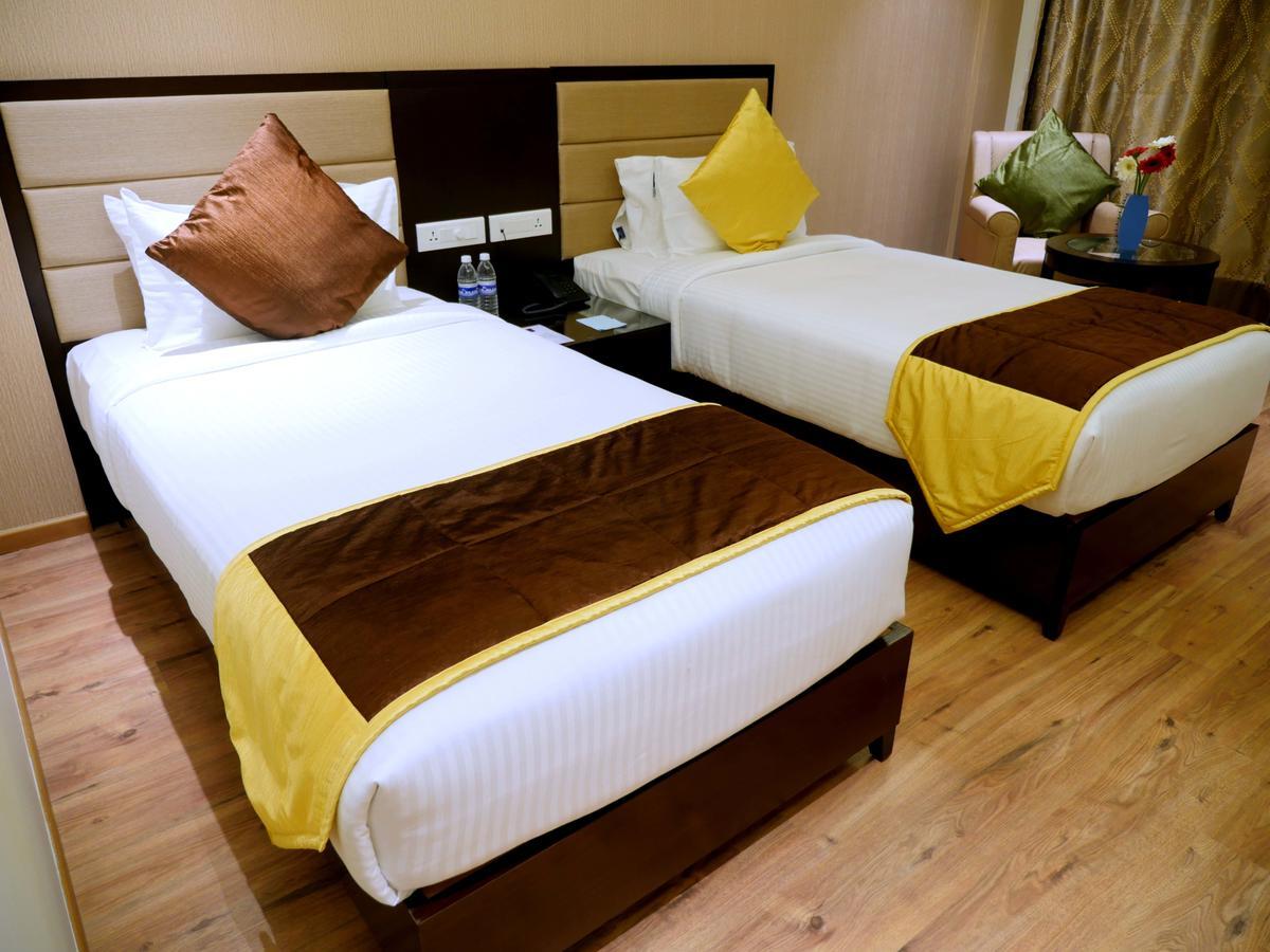 ASR Parklane Otel Hosūr Dış mekan fotoğraf